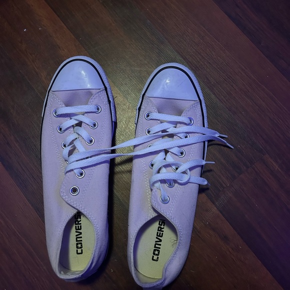 Light pink low top converse. - Picture 2 of 3